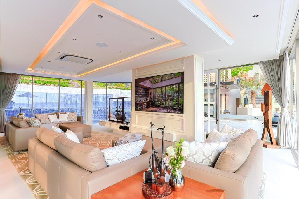 Contemporary 3-Bedroom Pool Villa: Type A at The Victory