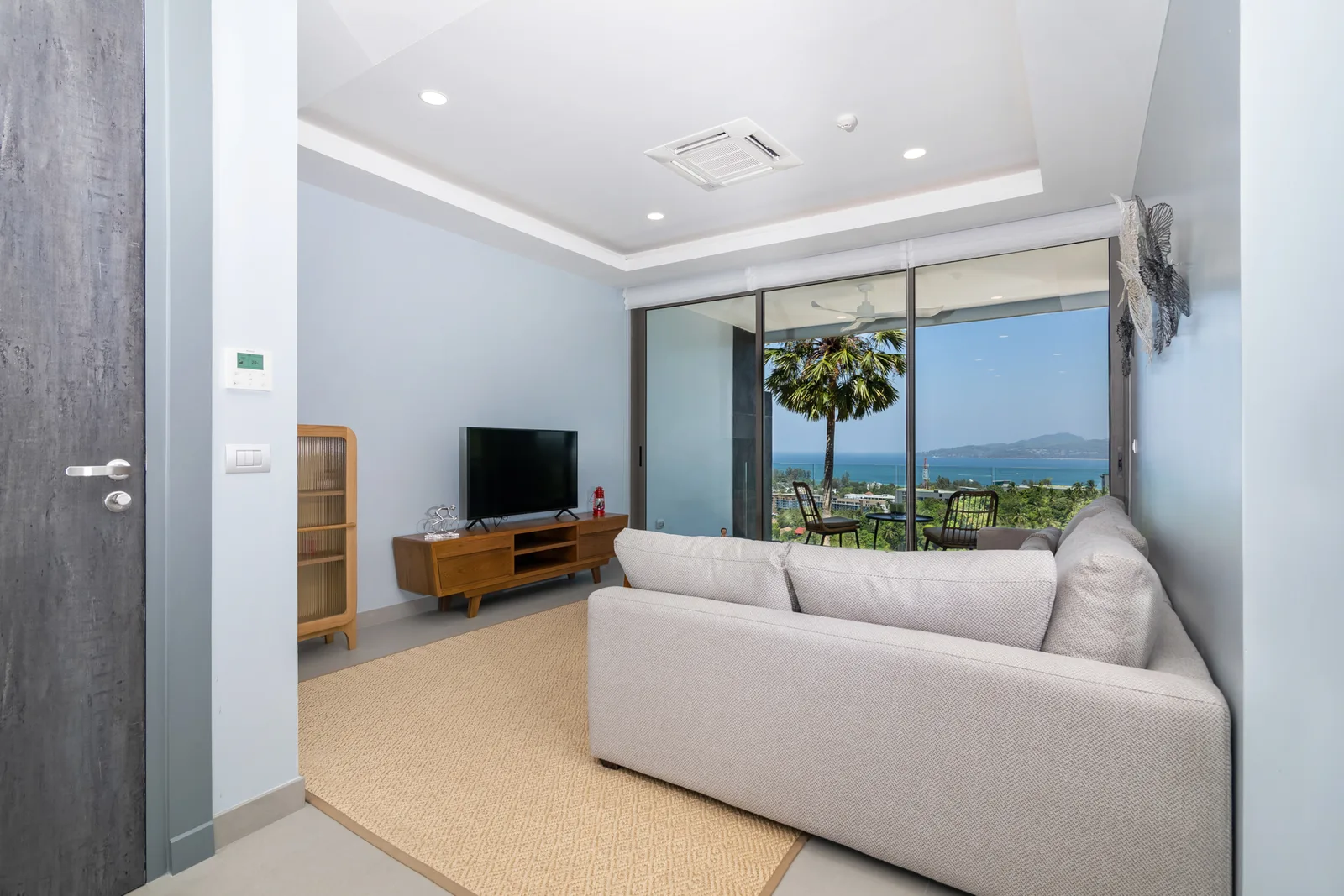 1-bedroom condo, 69 sqm