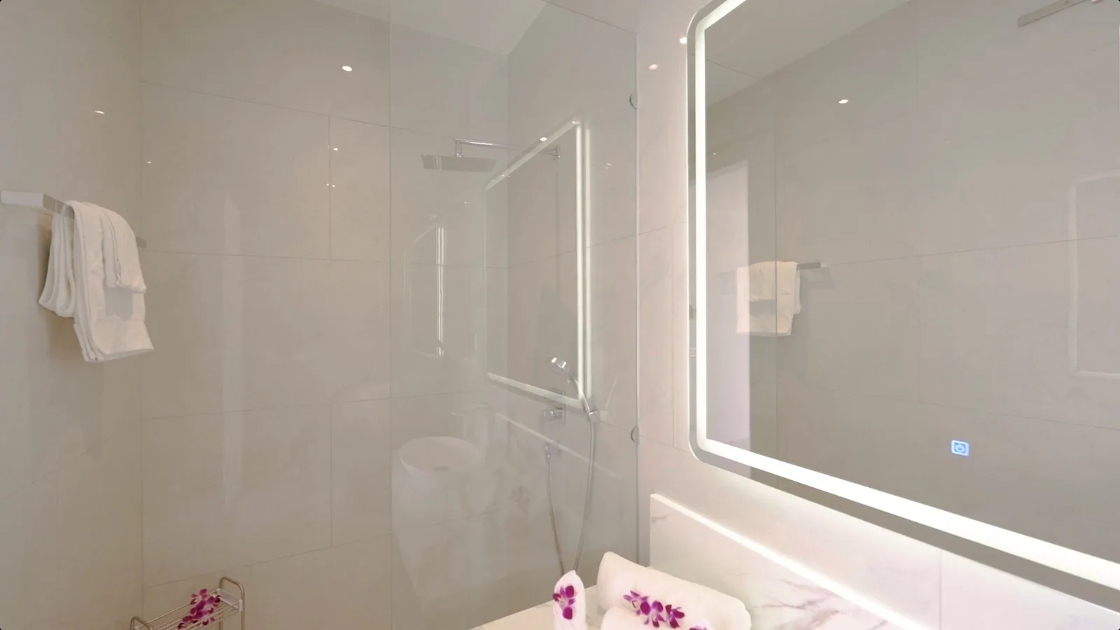 1-bedroom condo, 69 sqm