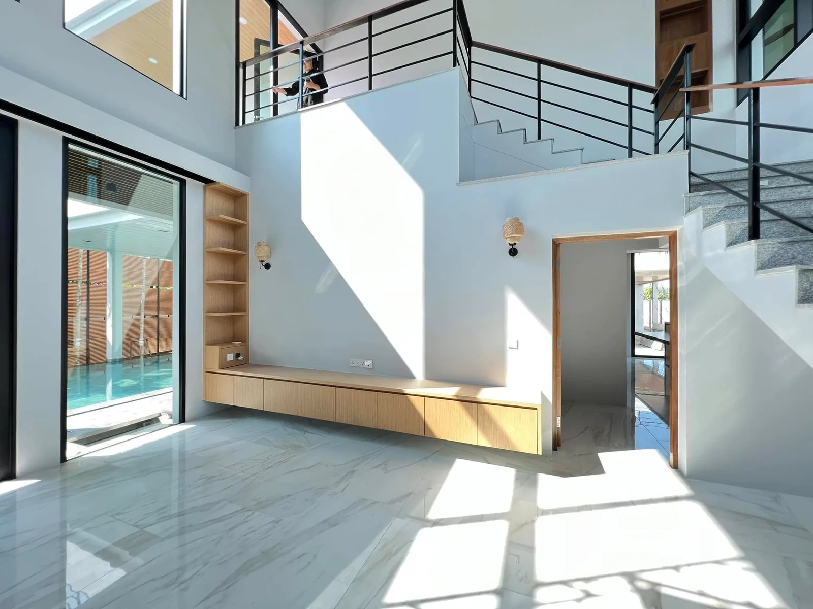 Studio, 760 sqm