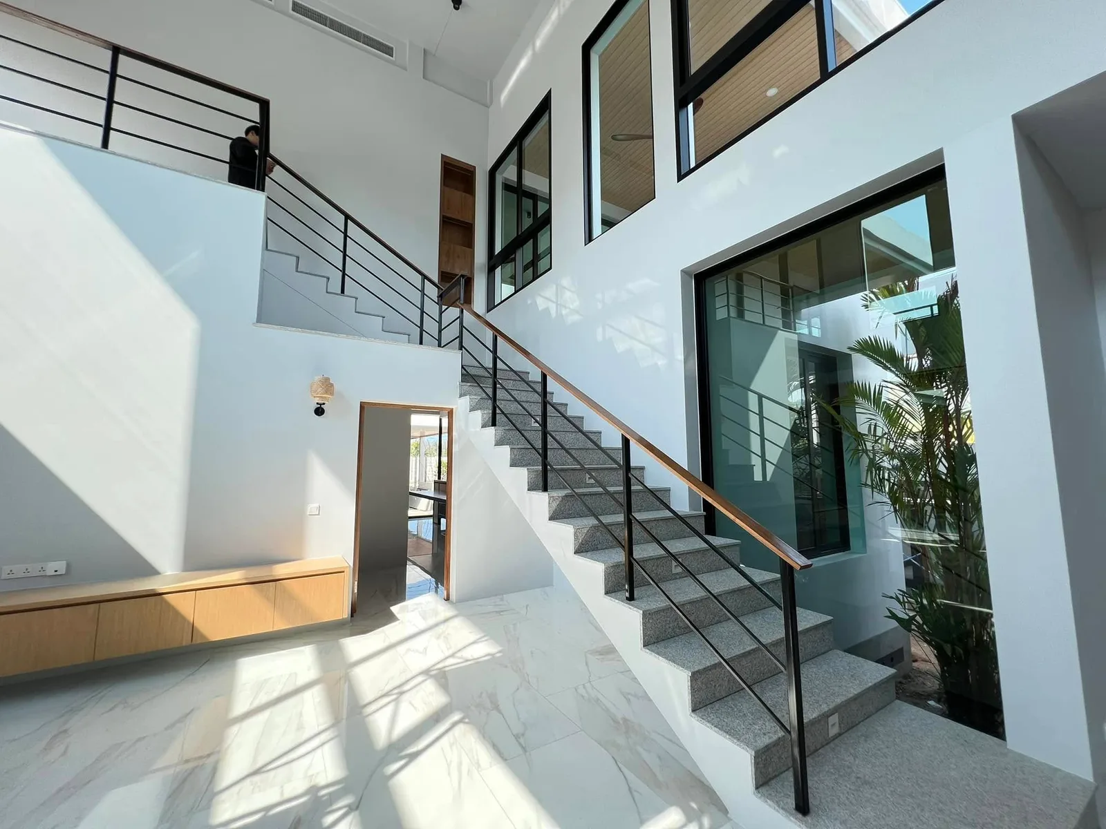 Studio, 760 sqm