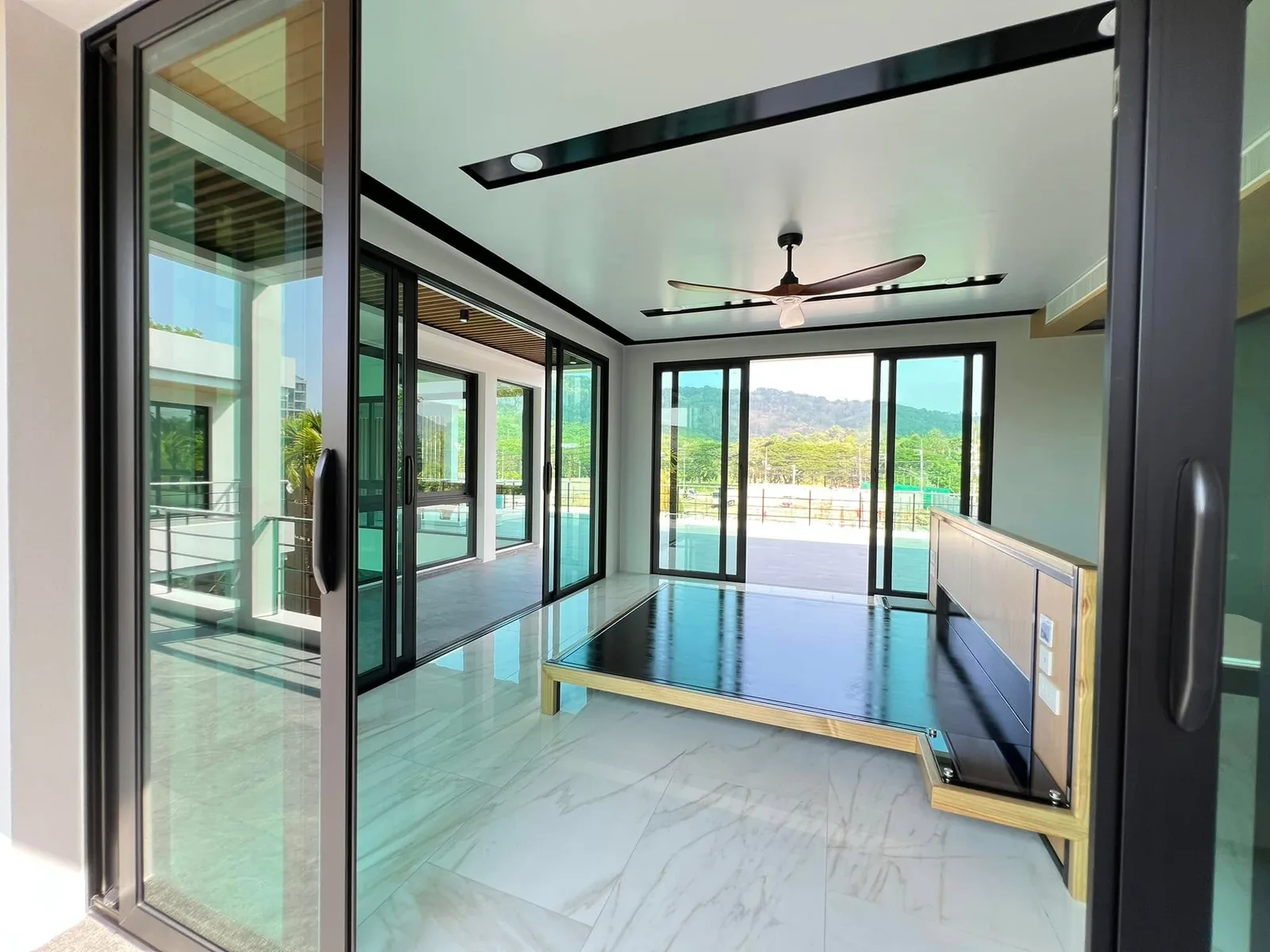 Studio, 760 sqm