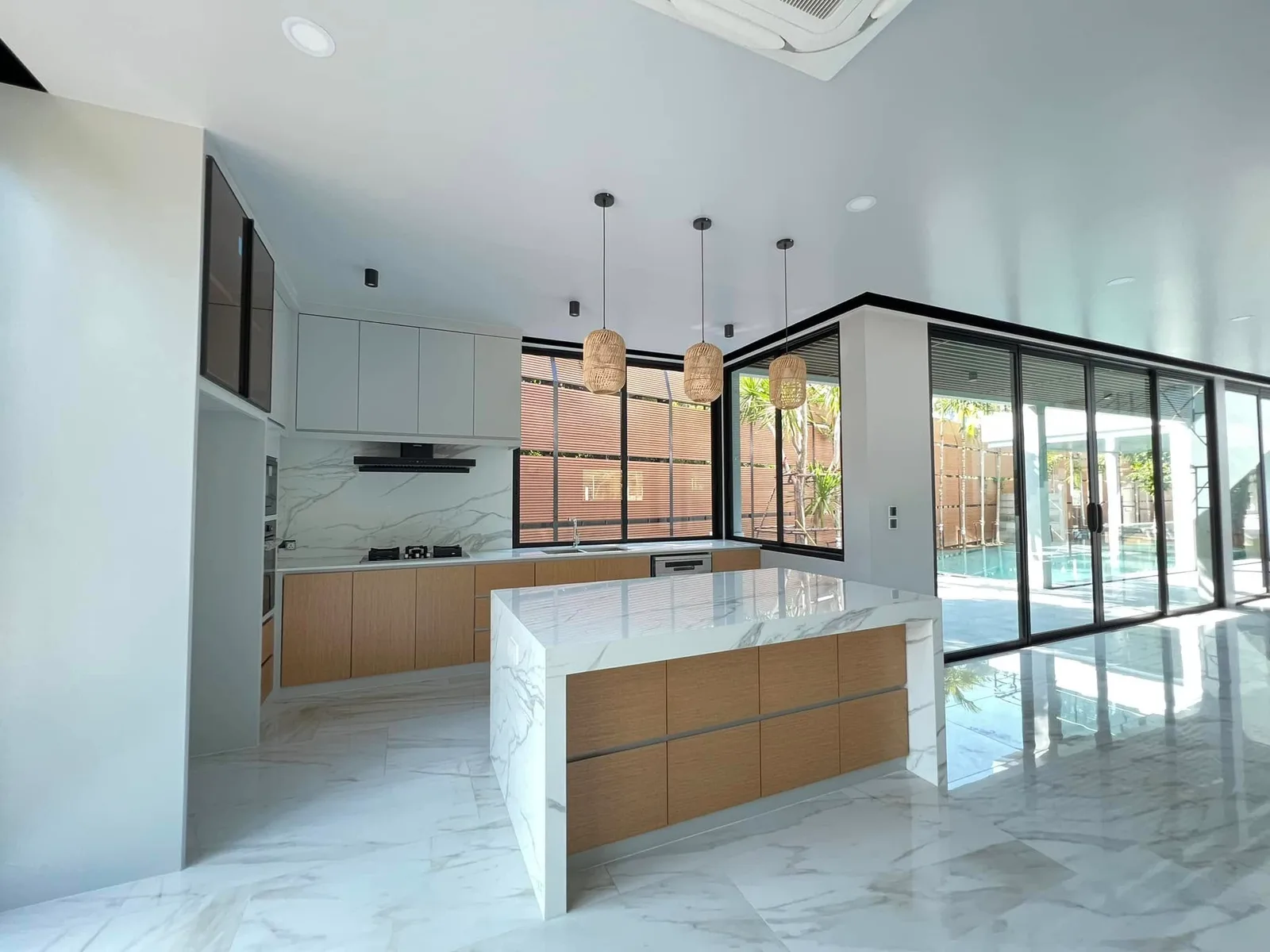 Studio, 760 sqm