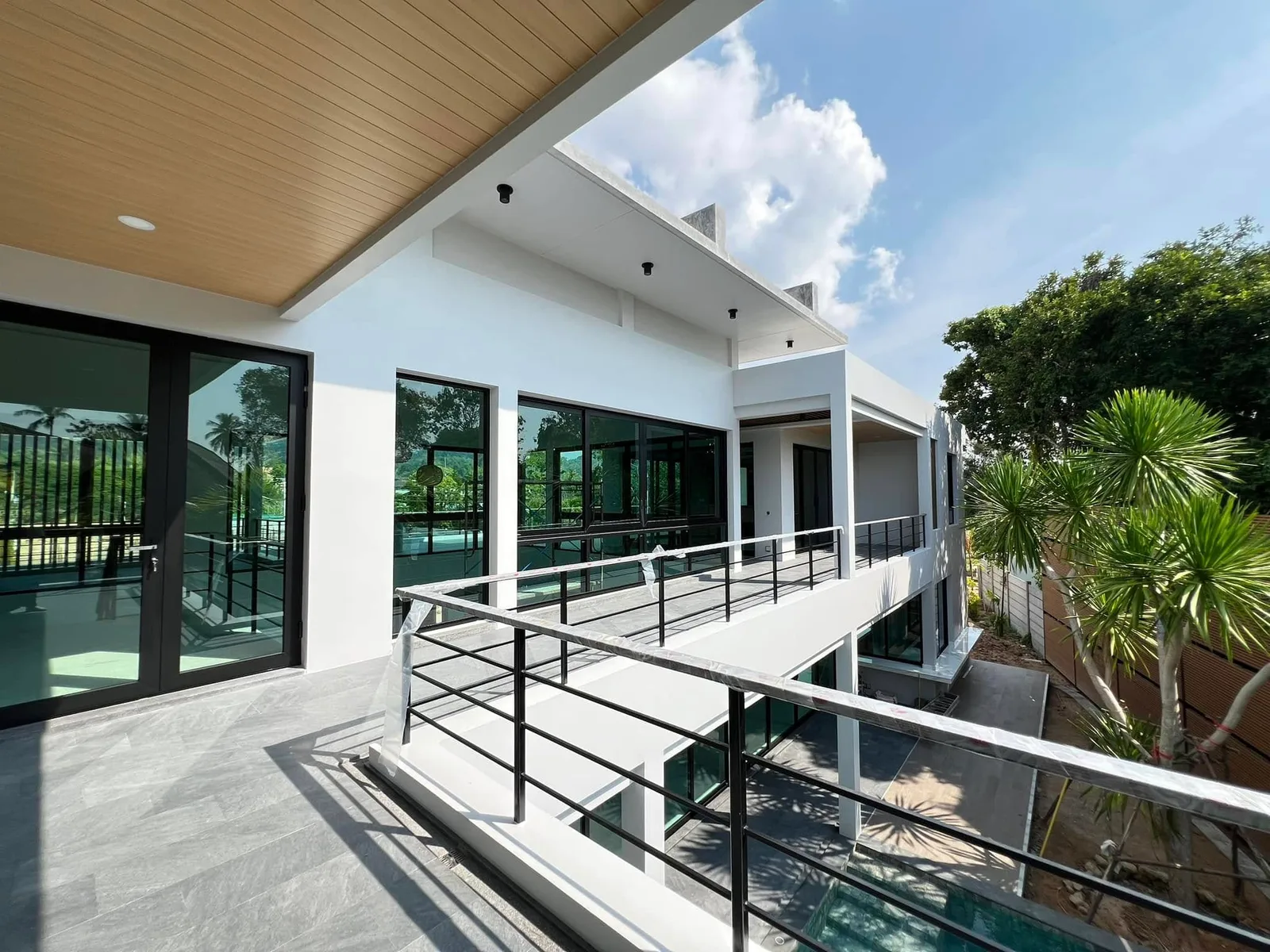 Studio, 760 sqm