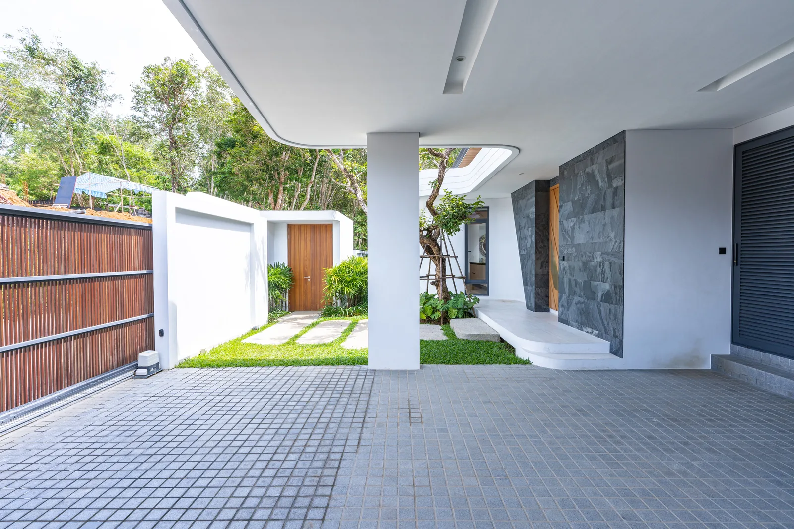 5-bedroom villa, 625 sqm