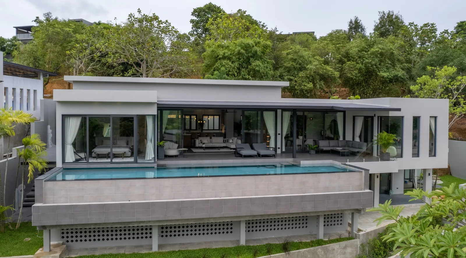 6-bedroom villa, 1450 sqm