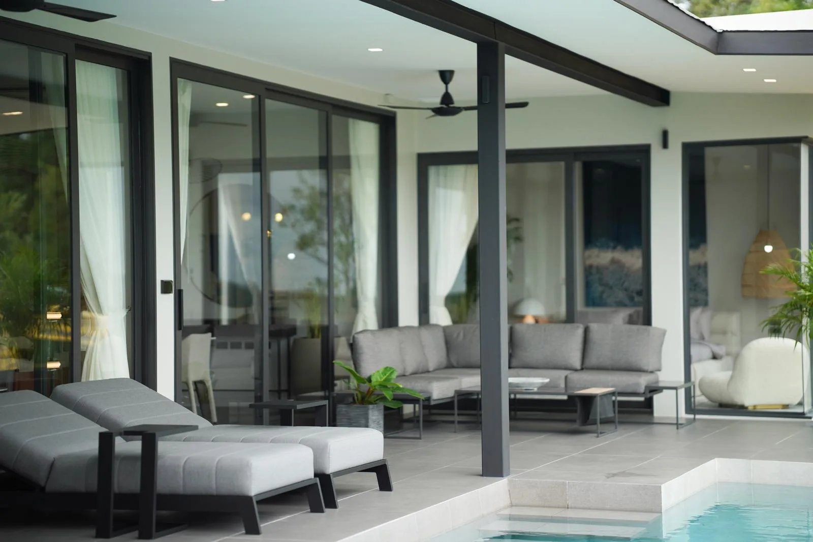 6-bedroom villa, 1450 sqm