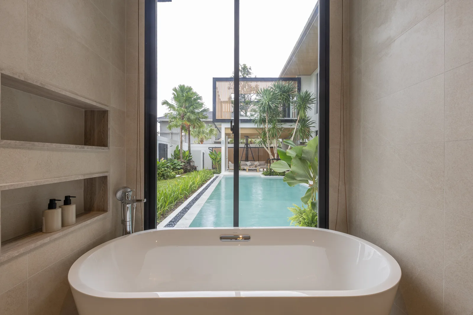 4-bedroom villa, 586 sqm