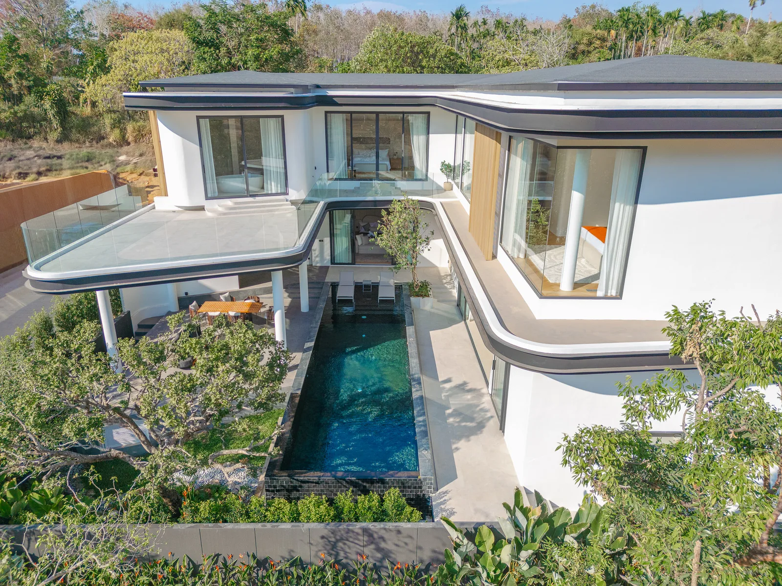5-bedroom villa, 631 sqm