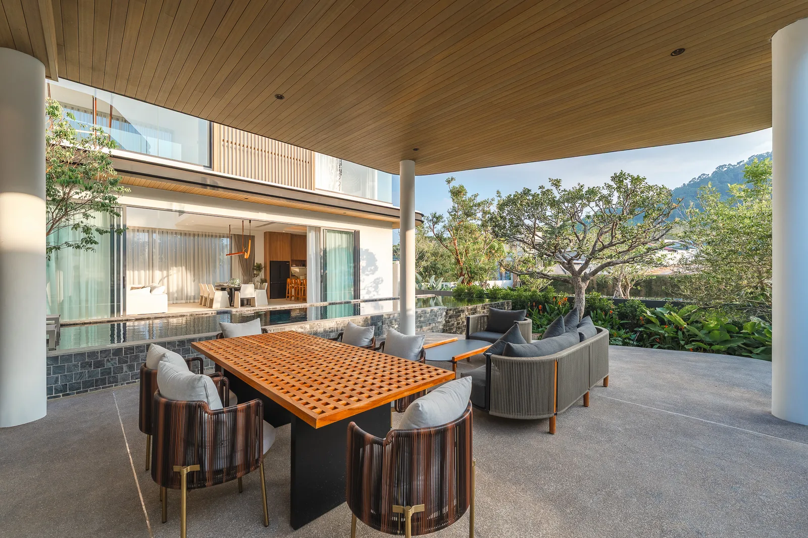 5-bedroom villa, 631 sqm