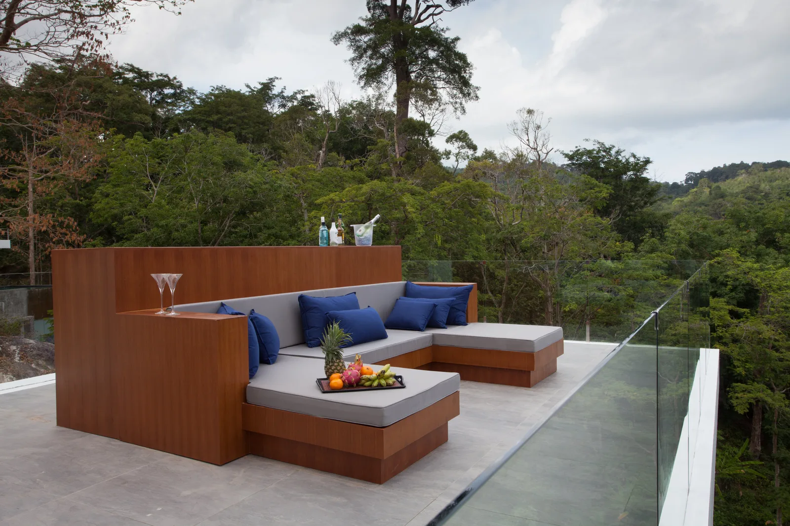 6-bedroom villa, 1050 sqm
