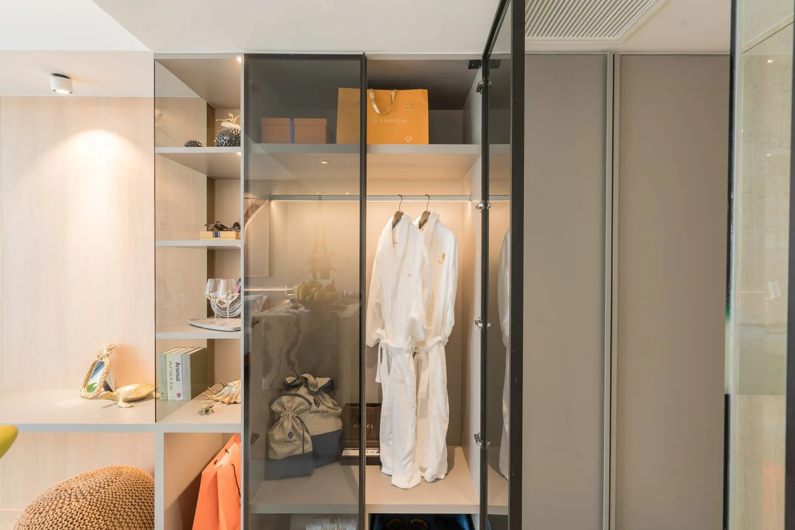 2-bedroom condo, 59 sqm