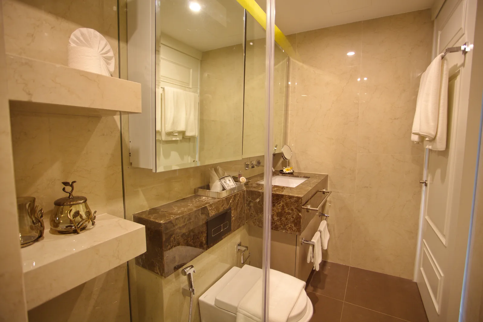 1-bedroom condo, 38 sqm