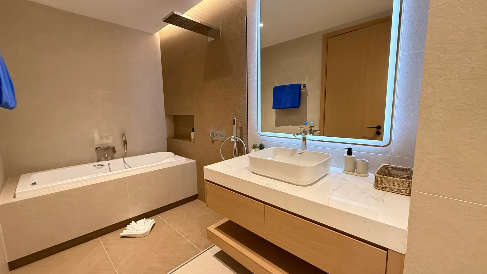 2-bedroom condo, 89 sqm