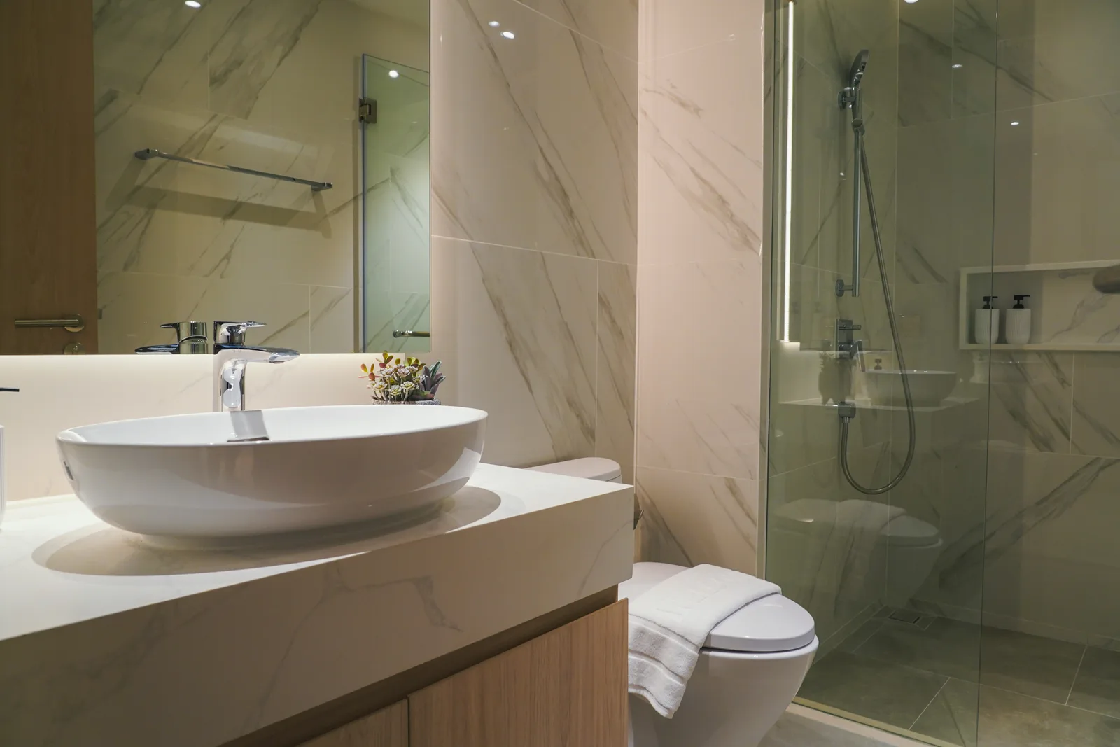 1-bedroom condo, 48 sqm