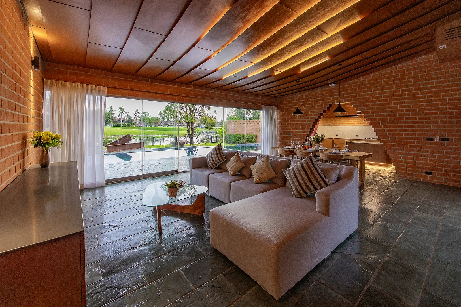 4-bedroom villa, 689 sqm