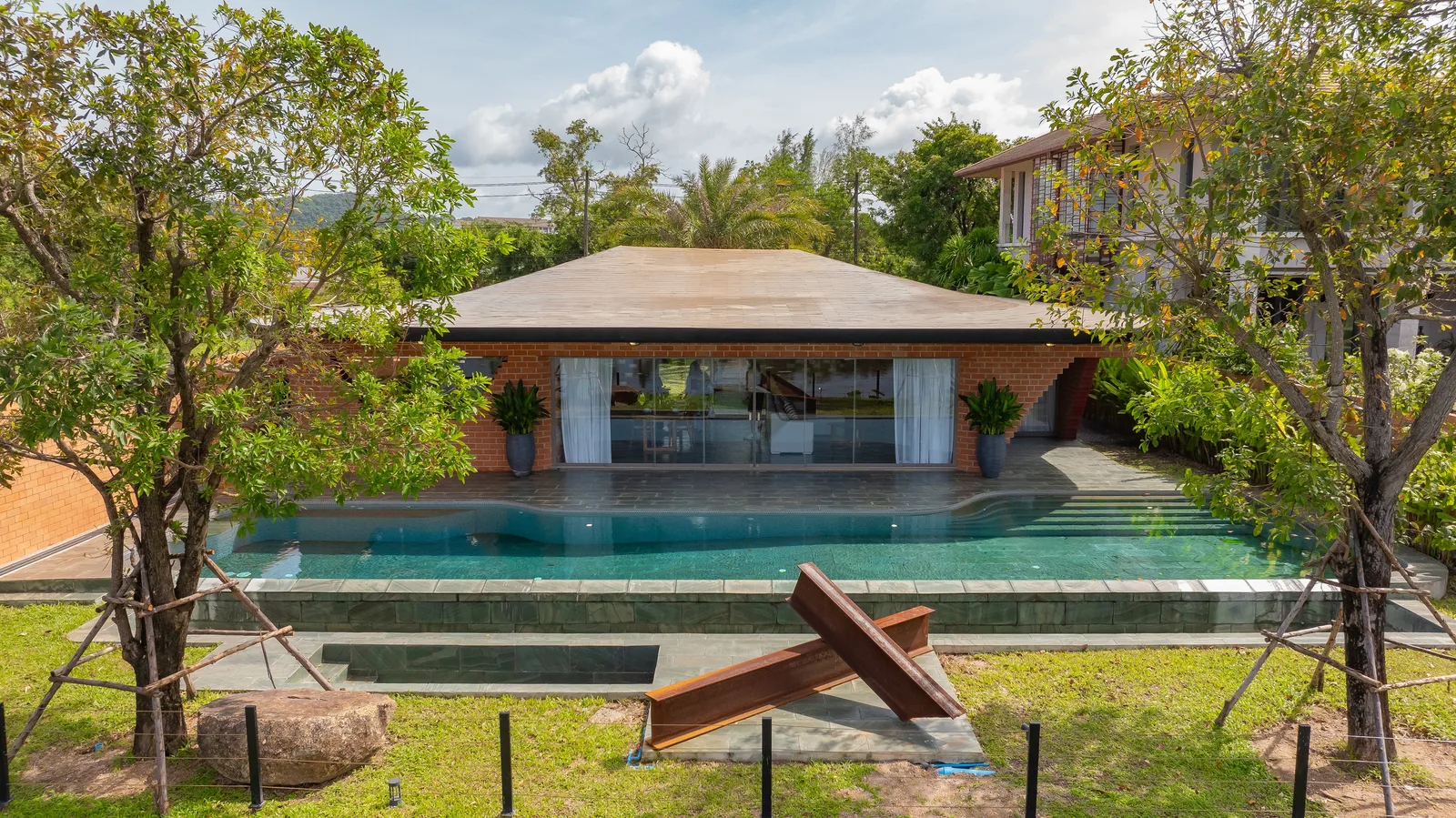 4-bedroom villa, 689 sqm