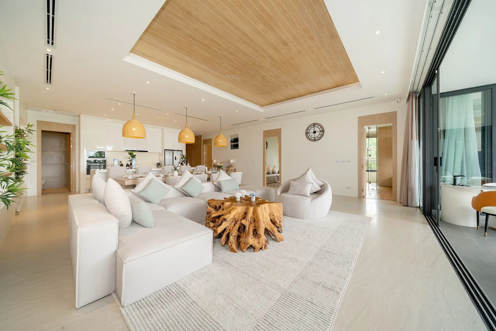 4-bedroom condo, 295 sqm