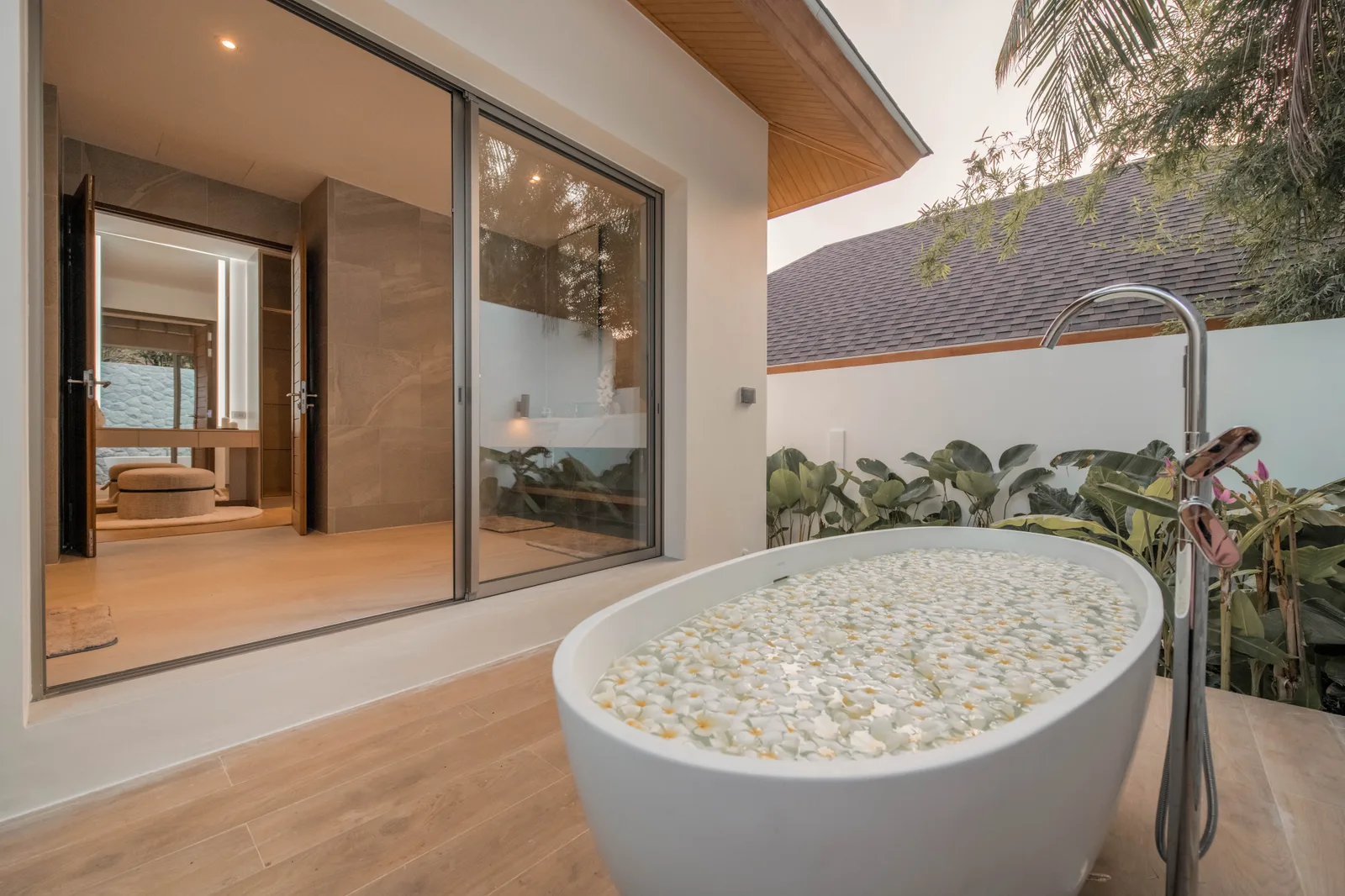 5-bedroom villa, 621 sqm