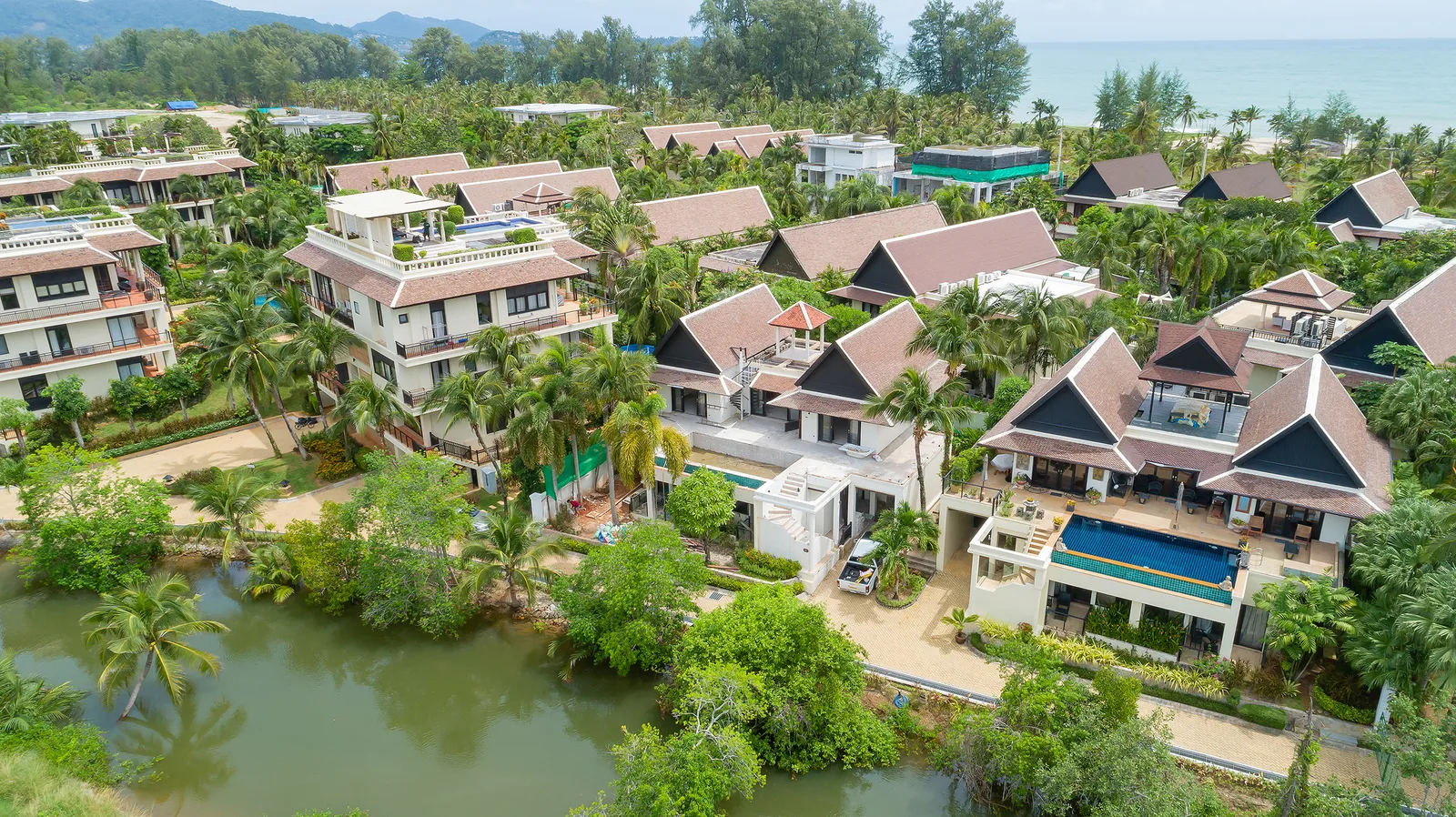 6-bedroom villa, 1325 sqm