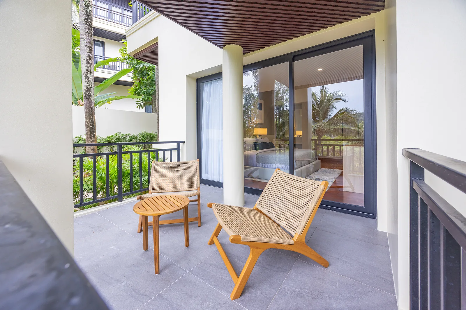 6-bedroom villa, 1325 sqm