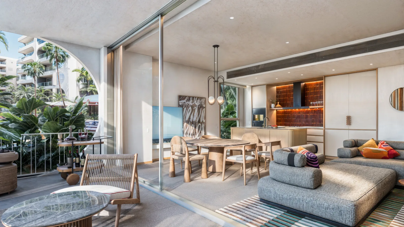 3-bedroom condo, 168 sqm
