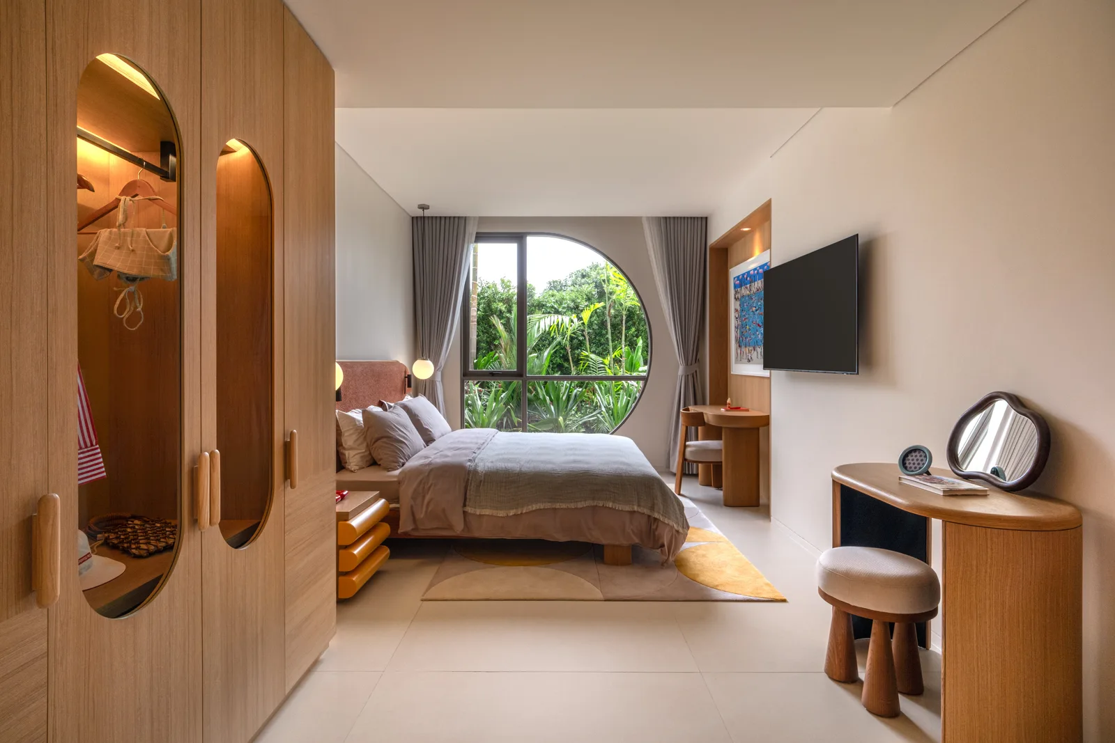 3-bedroom condo, 168 sqm