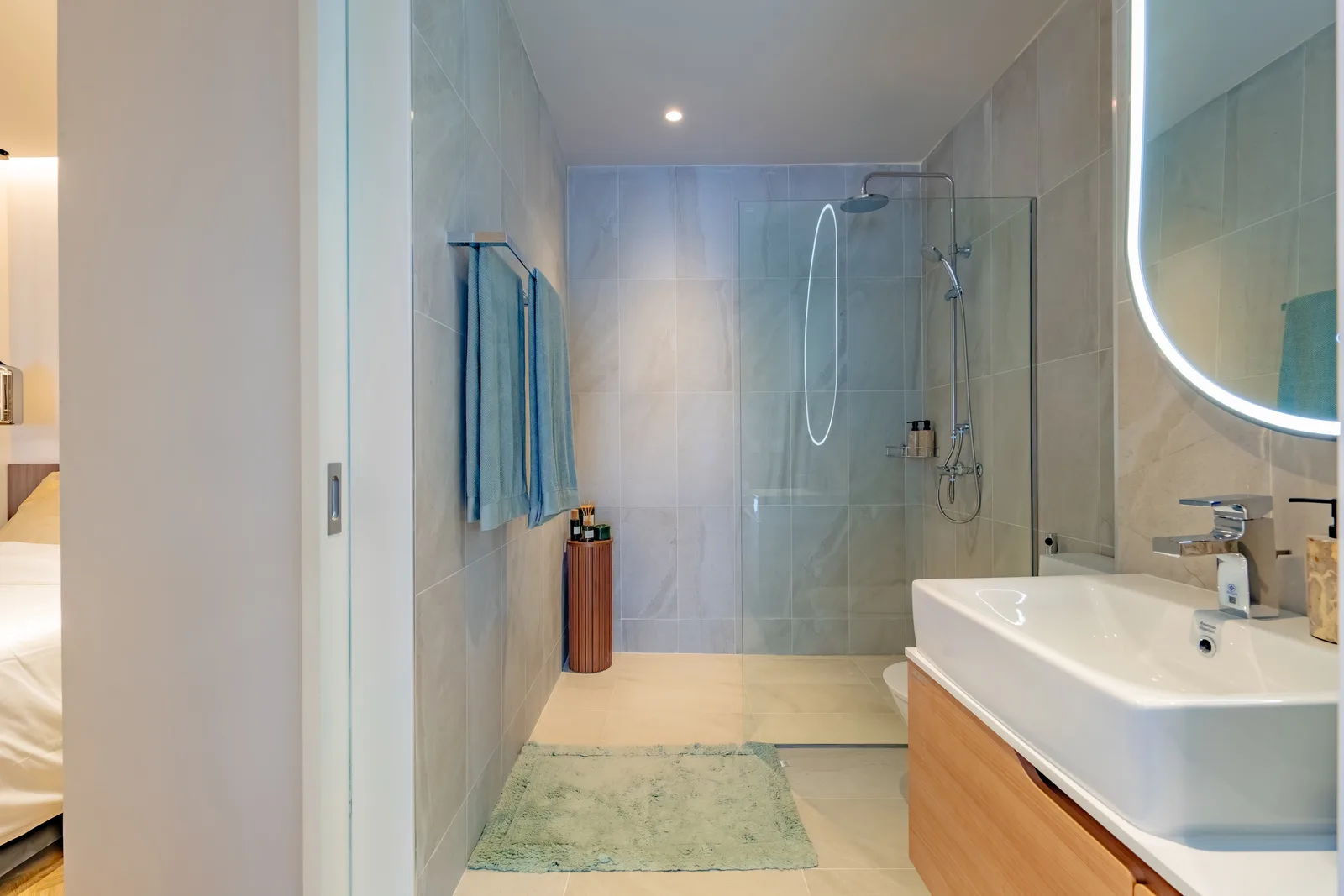 3-bedroom condo, 95 sqm