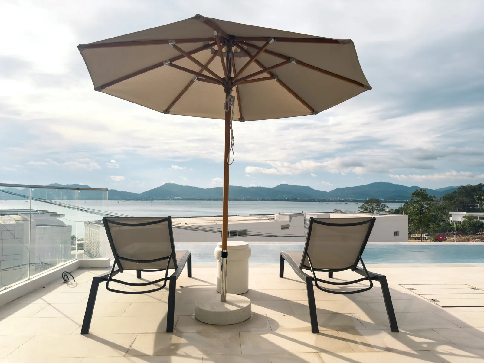 2-bedroom condo, 160 sqm