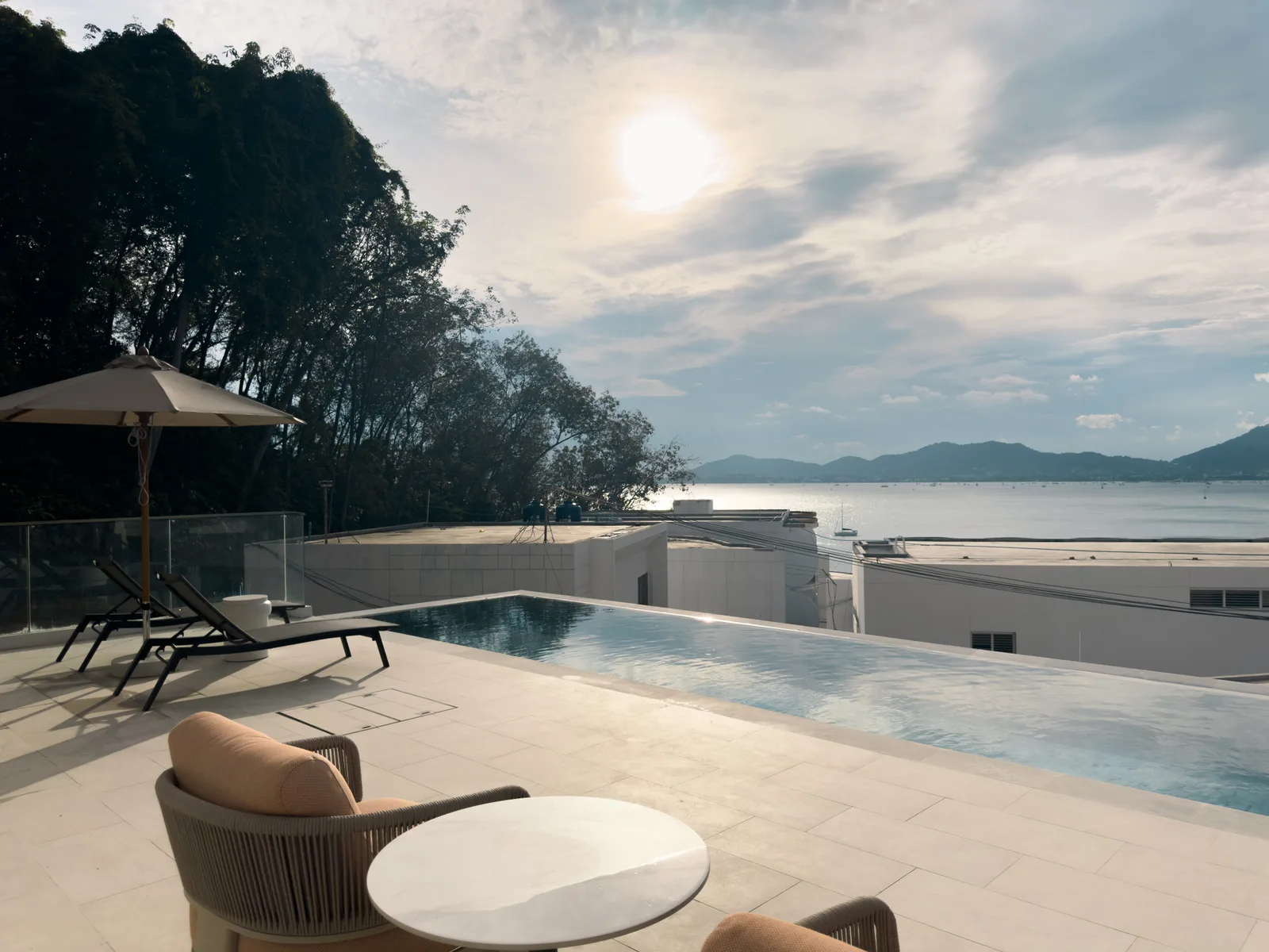 4-bedroom condo, 1060 sqm