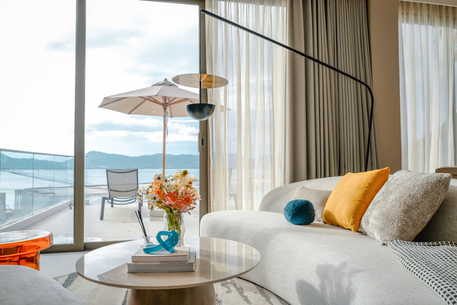 4-bedroom condo, 1060 sqm