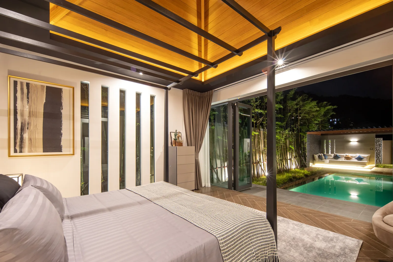 4-bedroom condo, 376 sqm