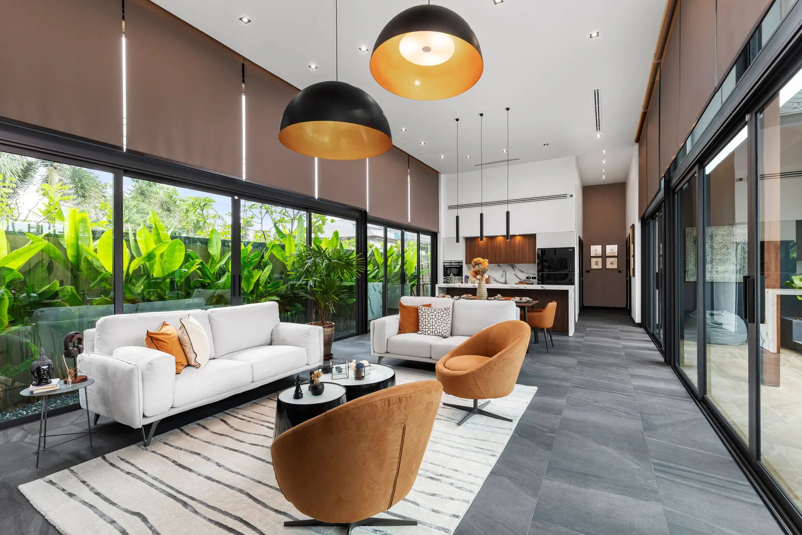 4-bedroom condo, 376 sqm