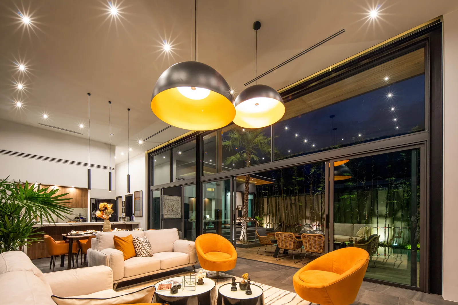 4-bedroom condo, 376 sqm