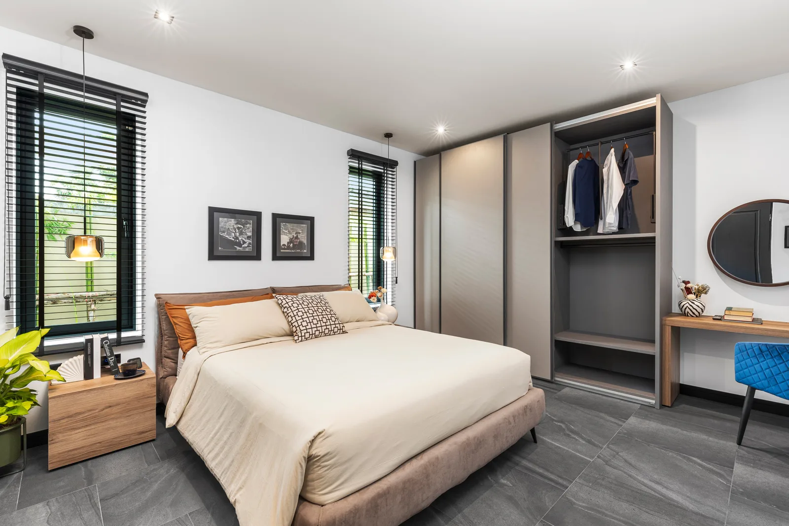 4-bedroom condo, 376 sqm