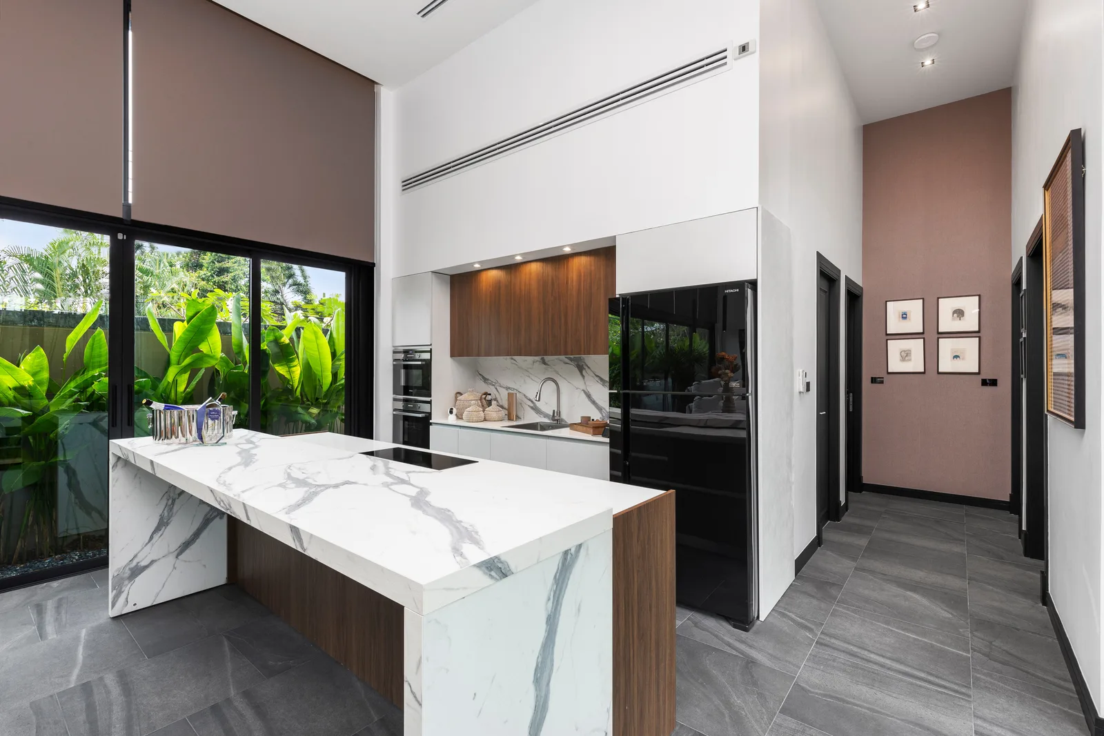 4-bedroom condo, 376 sqm