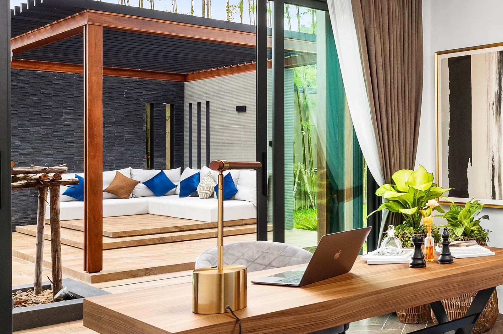 4-bedroom condo, 376 sqm