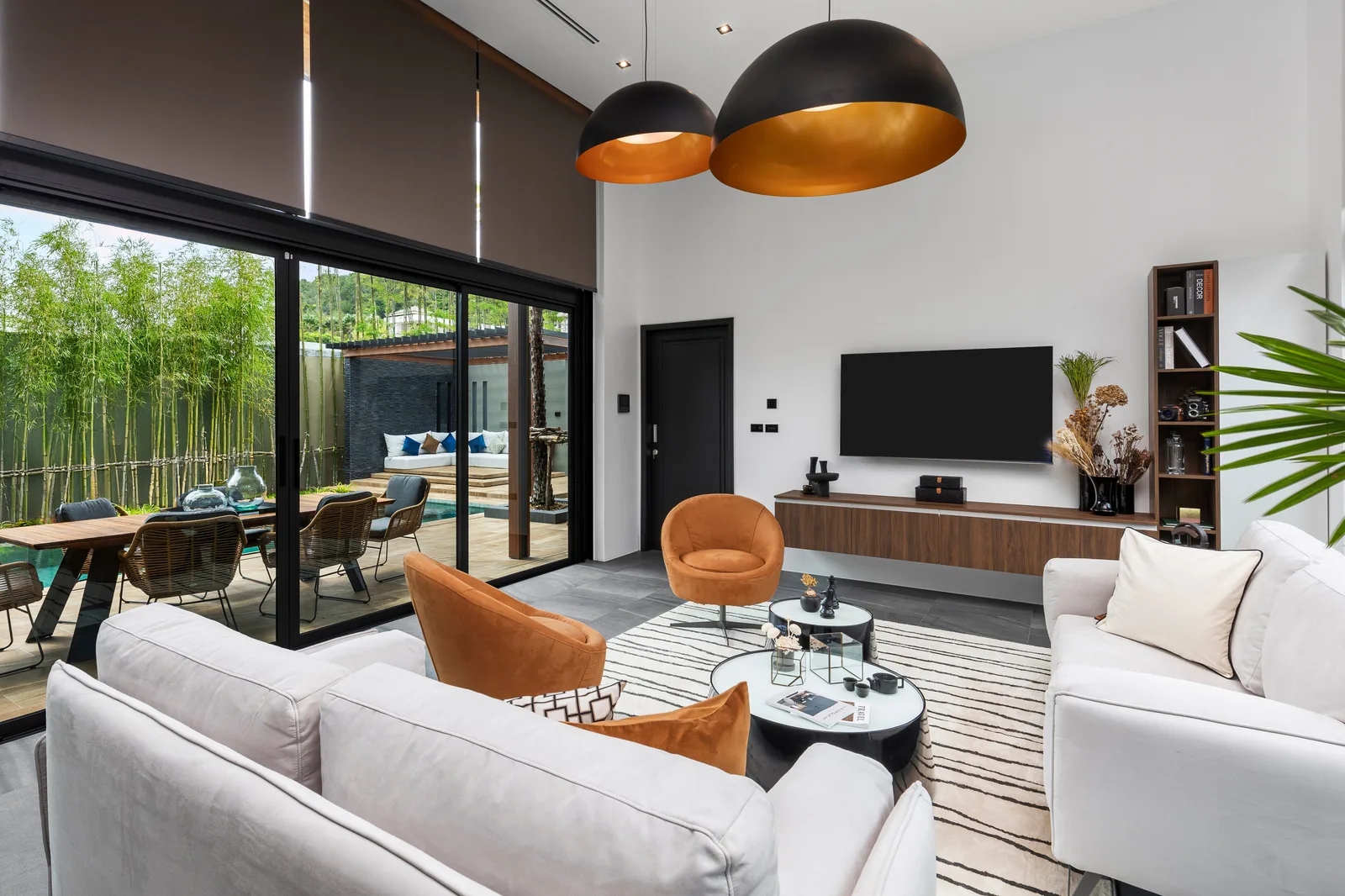 4-bedroom condo, 376 sqm